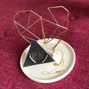 Jewelry bundle and stand